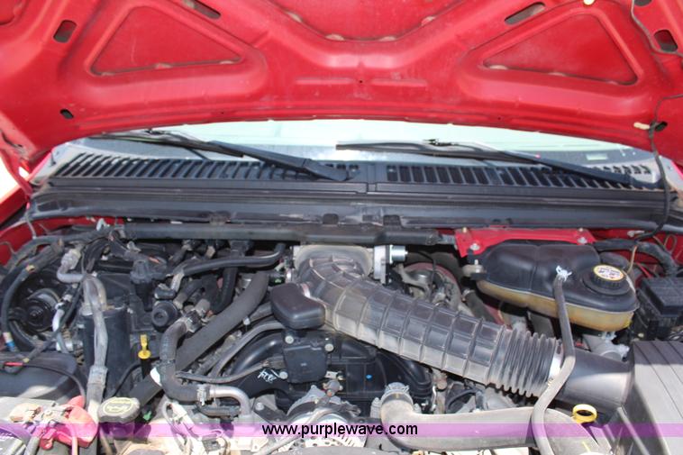 image for item G5498 2007 Ford F350 XL Super Duty Crew Cab truck cab and chassis