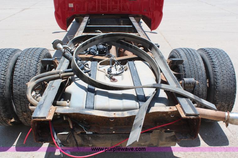 image for item G5498 2007 Ford F350 XL Super Duty Crew Cab truck cab and chassis