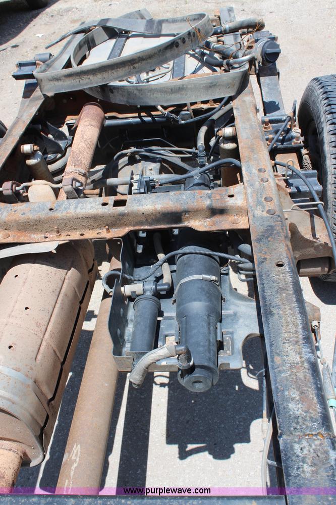 image for item G5498 2007 Ford F350 XL Super Duty Crew Cab truck cab and chassis