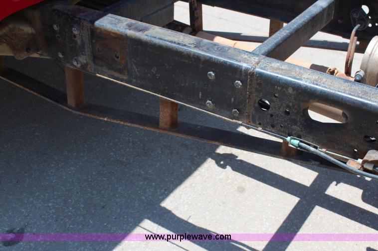 image for item G5498 2007 Ford F350 XL Super Duty Crew Cab truck cab and chassis