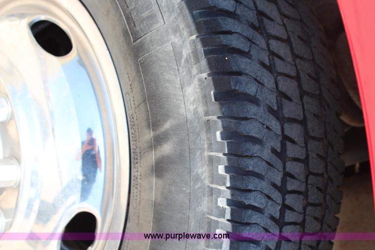 image for item G5498 2007 Ford F350 XL Super Duty Crew Cab truck cab and chassis