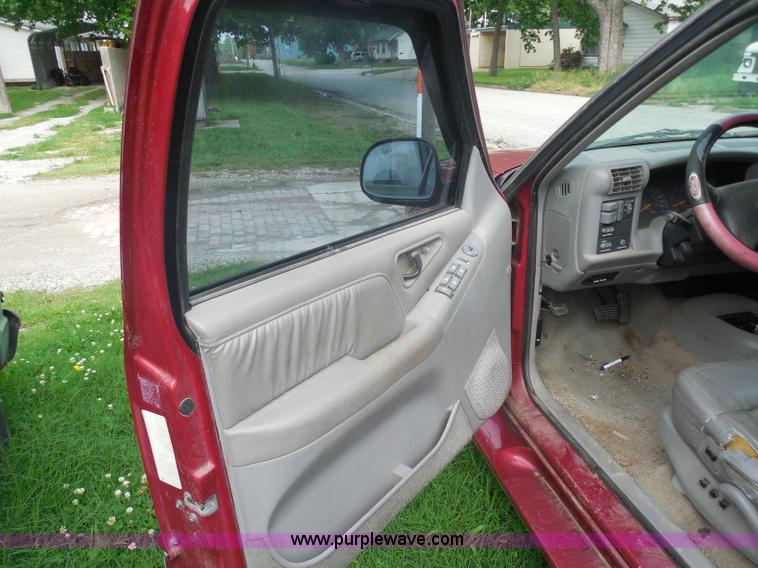 image for item H3118 1995 GMC Jimmy SL SUV