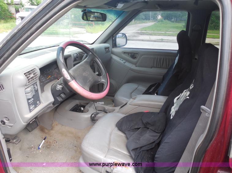 image for item H3118 1995 GMC Jimmy SL SUV