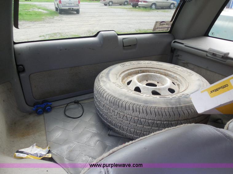 image for item H3118 1995 GMC Jimmy SL SUV