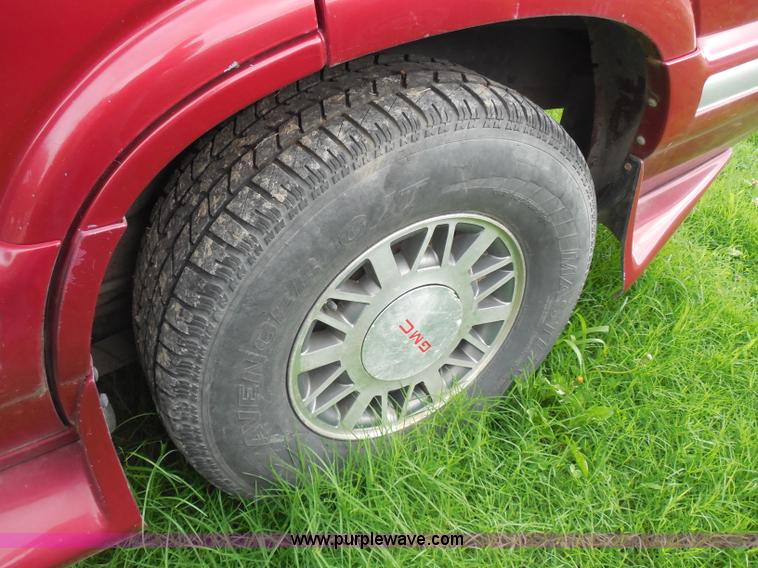 image for item H3118 1995 GMC Jimmy SL SUV