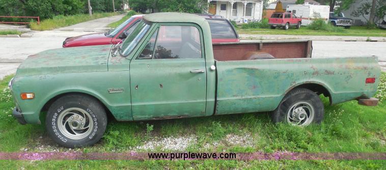 image for item H3119 1969 GMC pickup truck