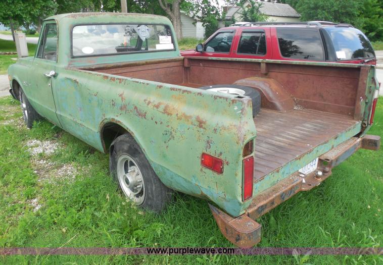 image for item H3119 1969 GMC pickup truck