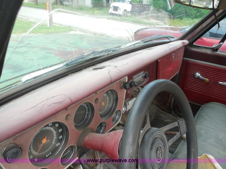 image for item H3119 1969 GMC pickup truck