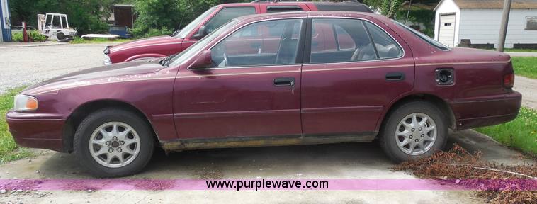 image for item H3120 1996 Toyota Camry LE