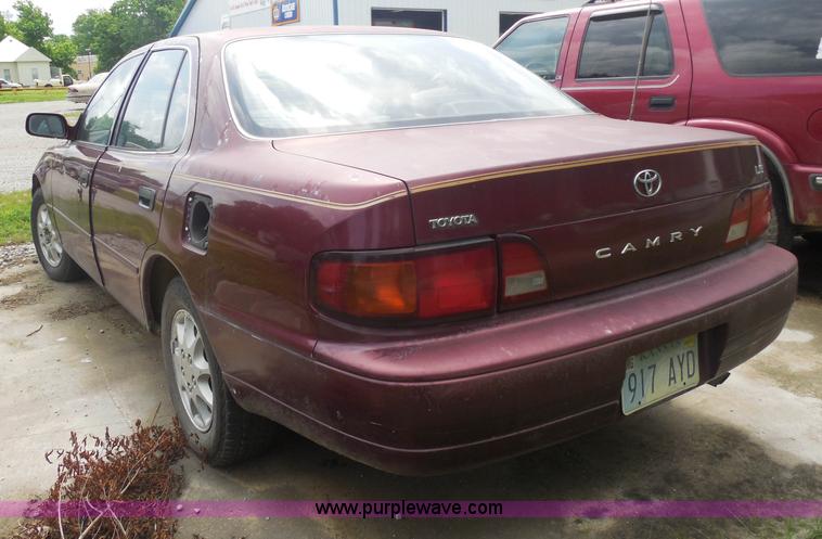 image for item H3120 1996 Toyota Camry LE