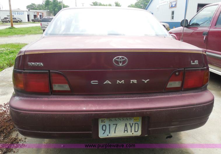 image for item H3120 1996 Toyota Camry LE