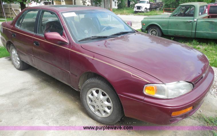 image for item H3120 1996 Toyota Camry LE