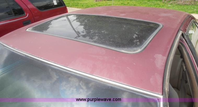 image for item H3120 1996 Toyota Camry LE
