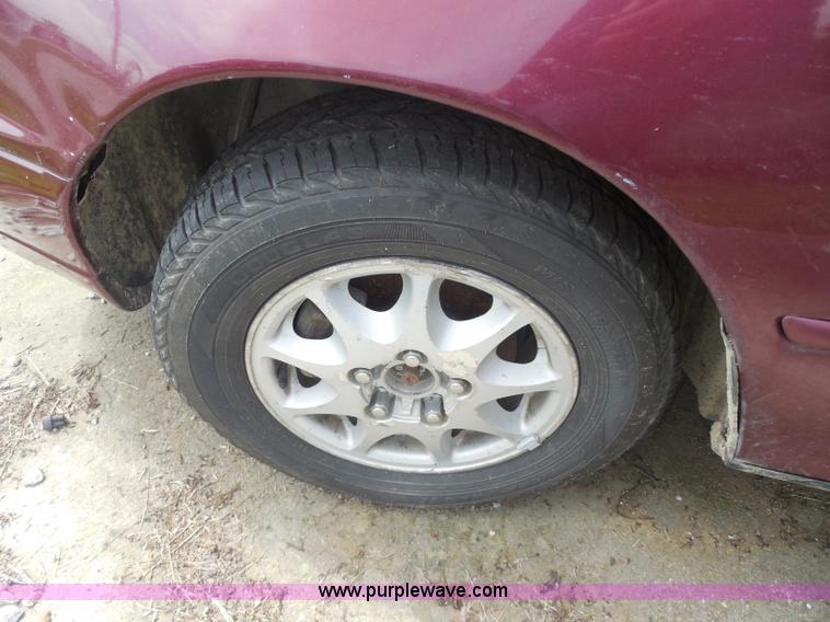 image for item H3120 1996 Toyota Camry LE