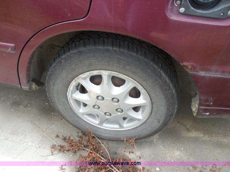 image for item H3120 1996 Toyota Camry LE