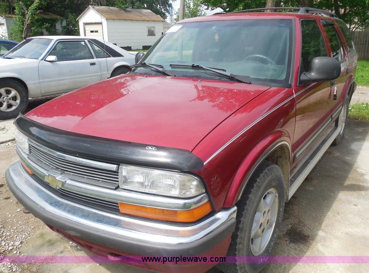image for item H3121 1998 Chevrolet Blazer LS SUV