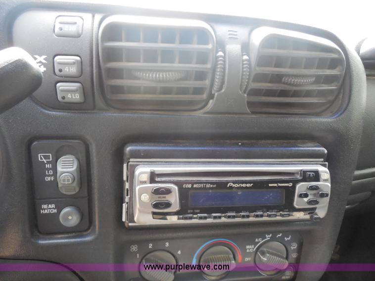 image for item H3121 1998 Chevrolet Blazer LS SUV