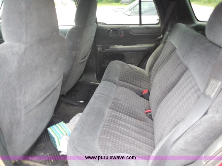 image for item H3121 1998 Chevrolet Blazer LS SUV