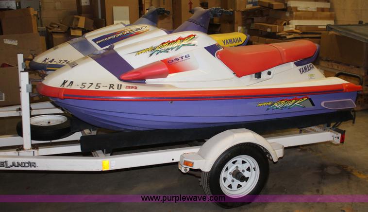 image for item H3521 (2) Yamaha WaveRaider 700 personal watercrafts