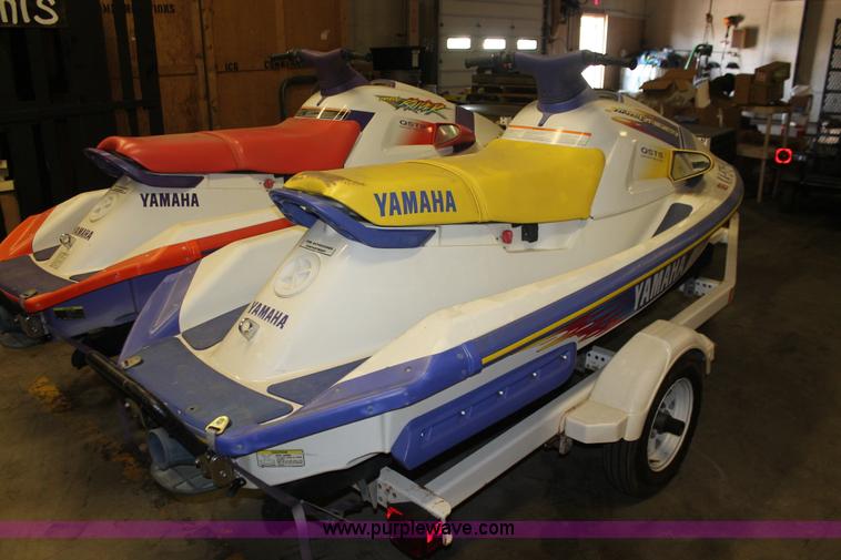 image for item H3521 (2) Yamaha WaveRaider 700 personal watercrafts
