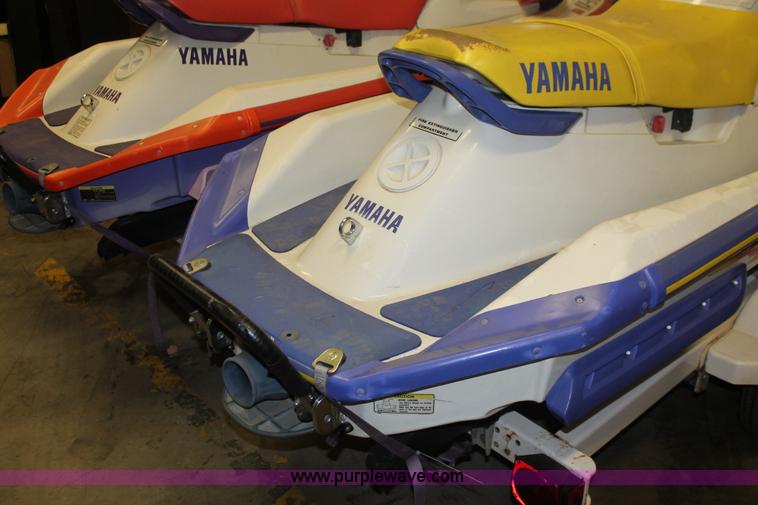 image for item H3521 (2) Yamaha WaveRaider 700 personal watercrafts