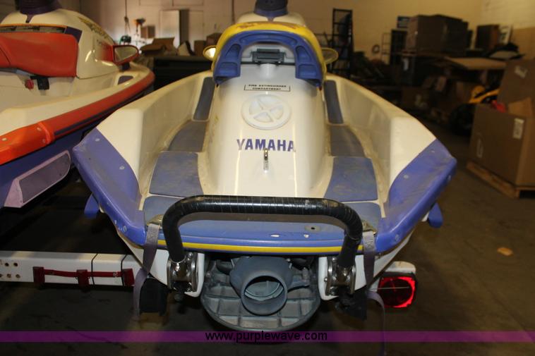 image for item H3521 (2) Yamaha WaveRaider 700 personal watercrafts