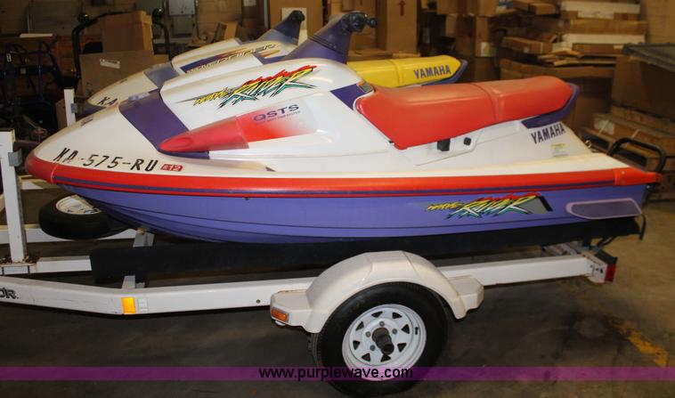 image for item H3521 (2) Yamaha WaveRaider 700 personal watercrafts