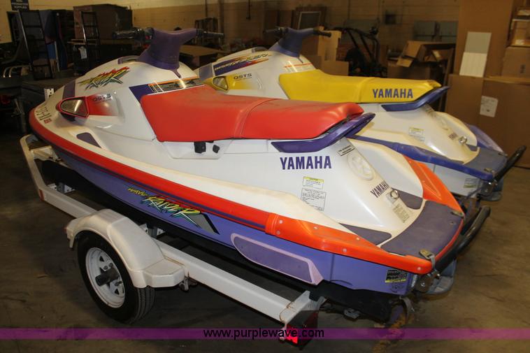 image for item H3521 (2) Yamaha WaveRaider 700 personal watercrafts