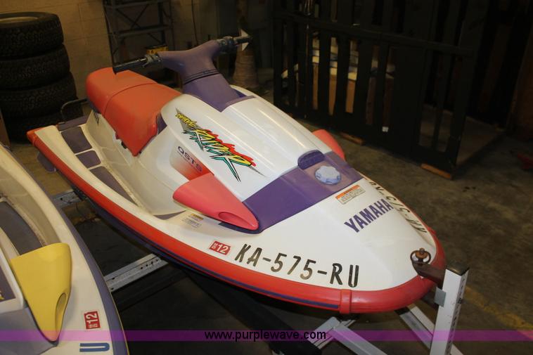 image for item H3521 (2) Yamaha WaveRaider 700 personal watercrafts