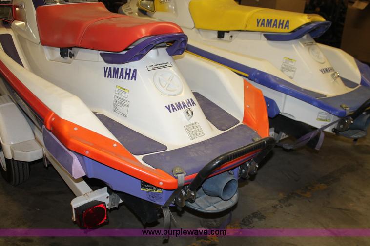 image for item H3521 (2) Yamaha WaveRaider 700 personal watercrafts