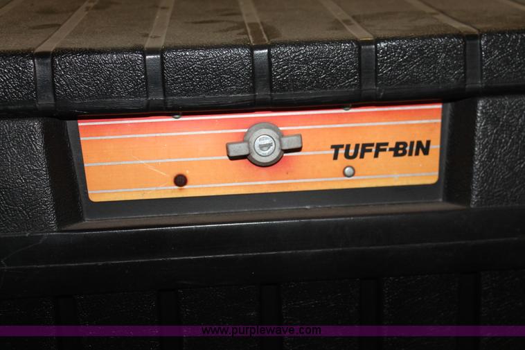 image for item H3521 (2) Yamaha WaveRaider 700 personal watercrafts