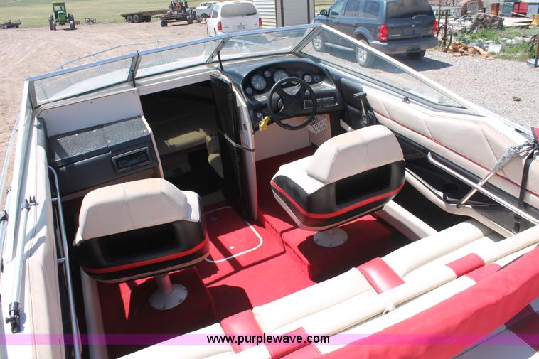 image for item H3573 1992 Maxum 2400 Super Sport Limited boat