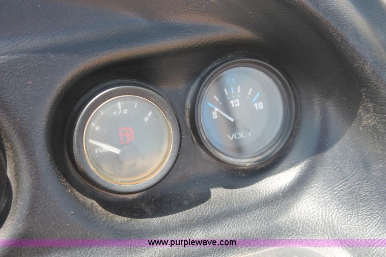 image for item H3573 1992 Maxum 2400 Super Sport Limited boat