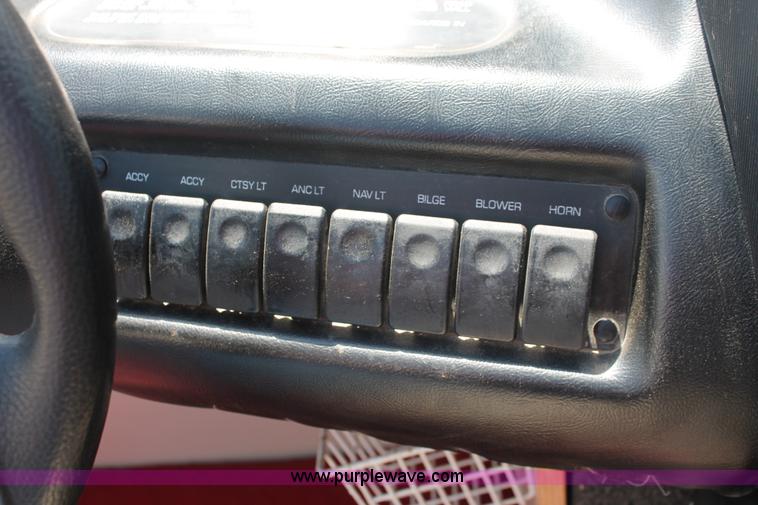 image for item H3573 1992 Maxum 2400 Super Sport Limited boat