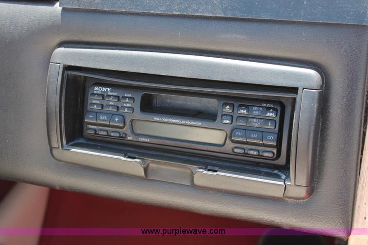 image for item H3573 1992 Maxum 2400 Super Sport Limited boat