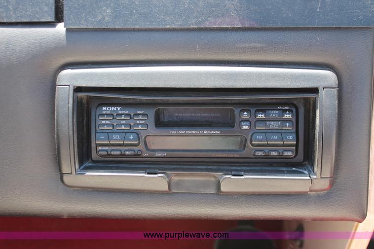 image for item H3573 1992 Maxum 2400 Super Sport Limited boat