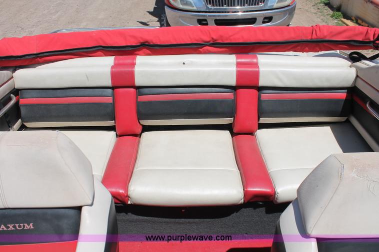 image for item H3573 1992 Maxum 2400 Super Sport Limited boat