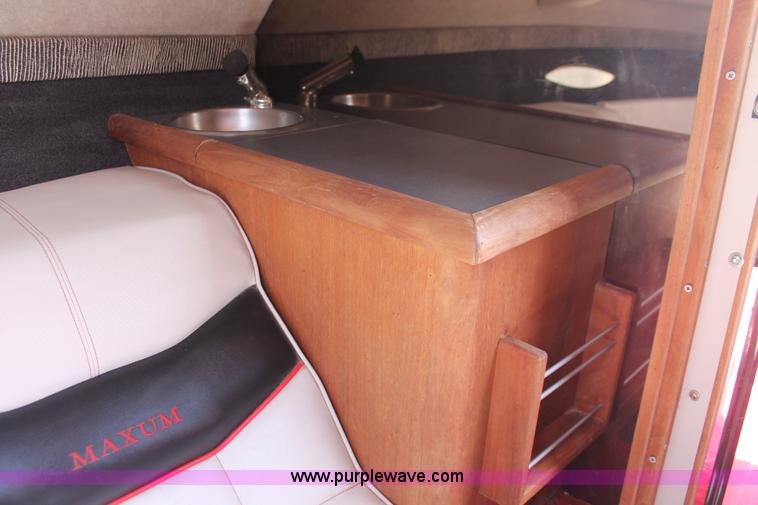 image for item H3573 1992 Maxum 2400 Super Sport Limited boat