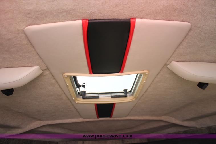 image for item H3573 1992 Maxum 2400 Super Sport Limited boat