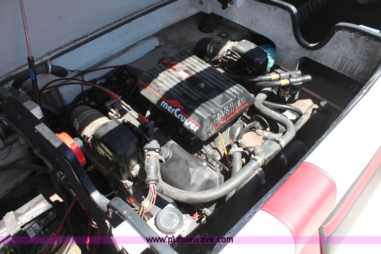 image for item H3573 1992 Maxum 2400 Super Sport Limited boat