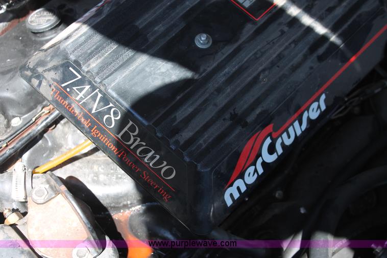 image for item H3573 1992 Maxum 2400 Super Sport Limited boat