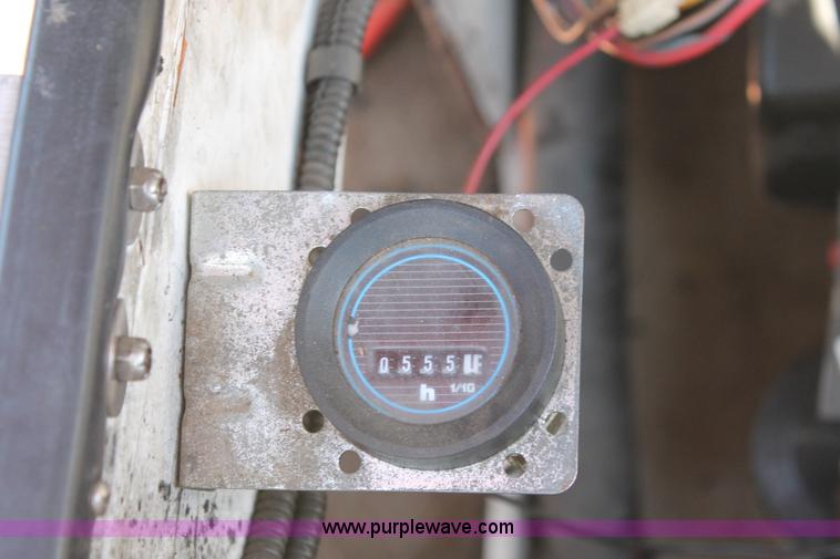 image for item H3573 1992 Maxum 2400 Super Sport Limited boat