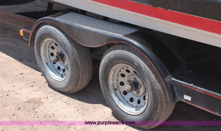 image for item H3573 1992 Maxum 2400 Super Sport Limited boat