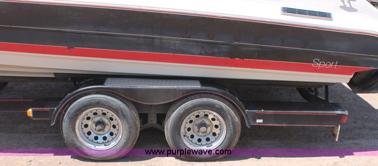 image for item H3573 1992 Maxum 2400 Super Sport Limited boat