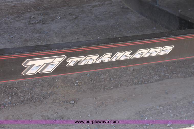 image for item H3573 1992 Maxum 2400 Super Sport Limited boat