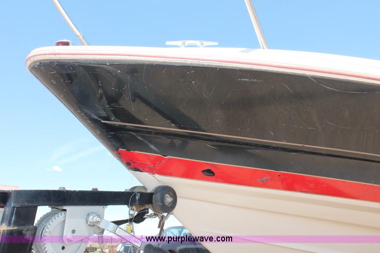 image for item H3573 1992 Maxum 2400 Super Sport Limited boat