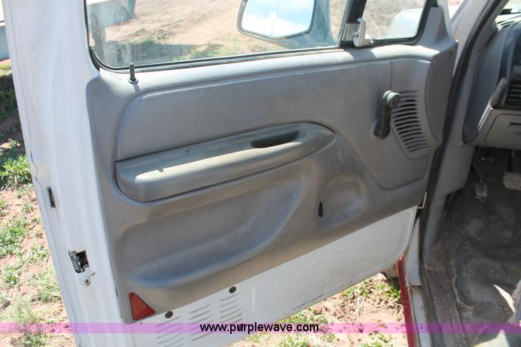 image for item H3575 1996 Ford F250 XL utility truck