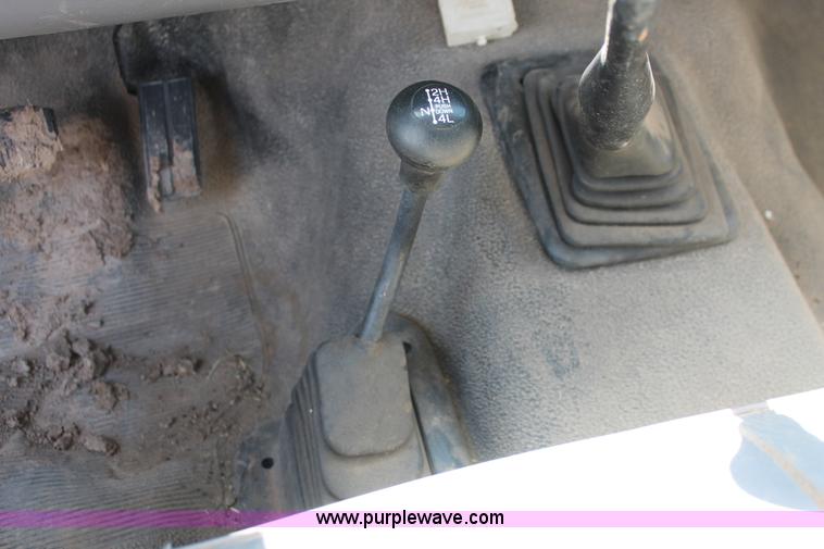 image for item H3575 1996 Ford F250 XL utility truck