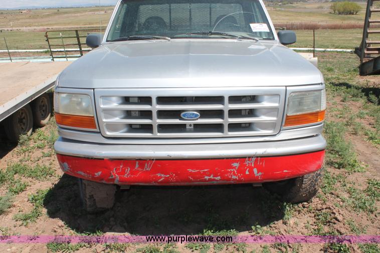 image for item H3575 1996 Ford F250 XL utility truck