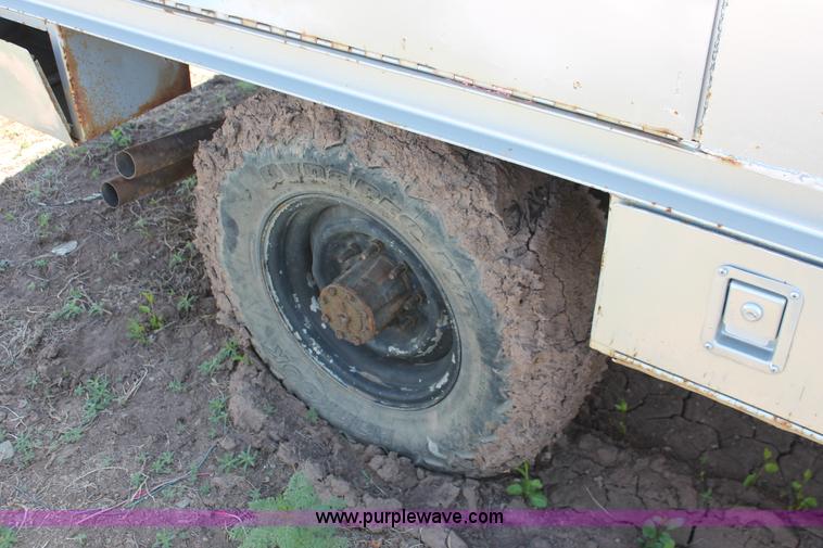 image for item H3575 1996 Ford F250 XL utility truck